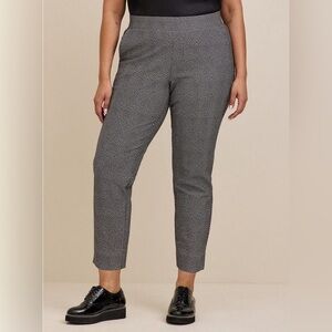 Torrid Pull-On Relaxed High-Rise Taper Pant Herringbone Size 3X